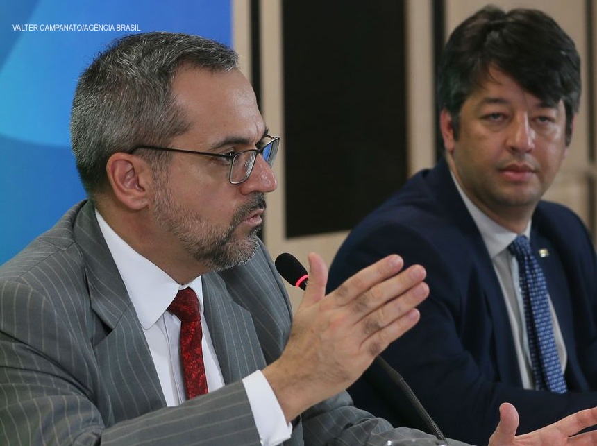 Novo exame para médico formado no exterior terá provas no computador