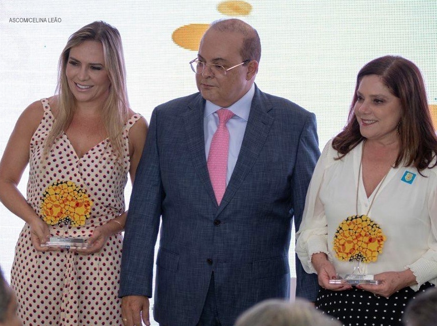 Celina Leão recebe prêmio por atuação em favor dos Direitos Humanos