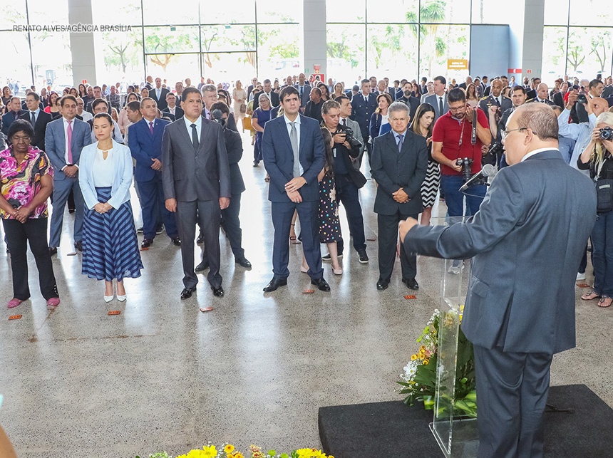 Governo condecora 236 servidores com Medalha do Mérito Buriti