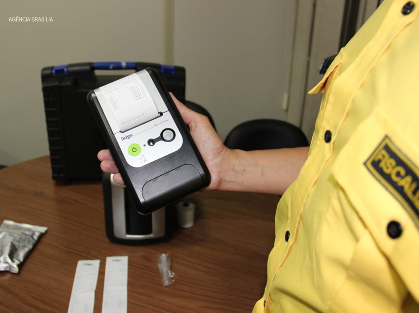 Detran-DF inicia testes com novo tipo de drogômetro
