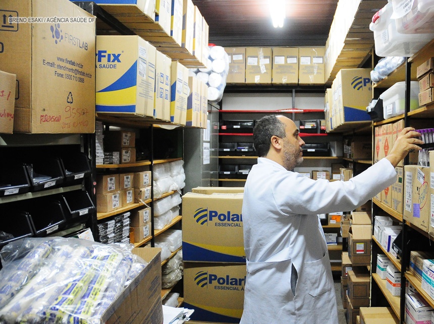 Farmácias do SUS vão ter que divulgar estoques de remédios, aprova Senado