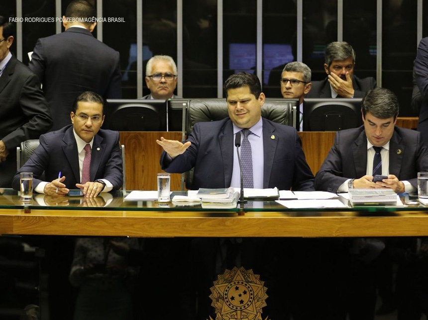 Congresso mantém veto a propaganda partidária na TV e no rádio