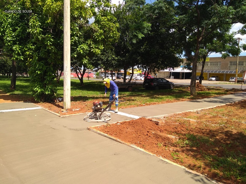 R$ 880 mil: Samambaia recebe mais de 5.200 metros de calçadas com emendas direcionadas por Jorge Vianna