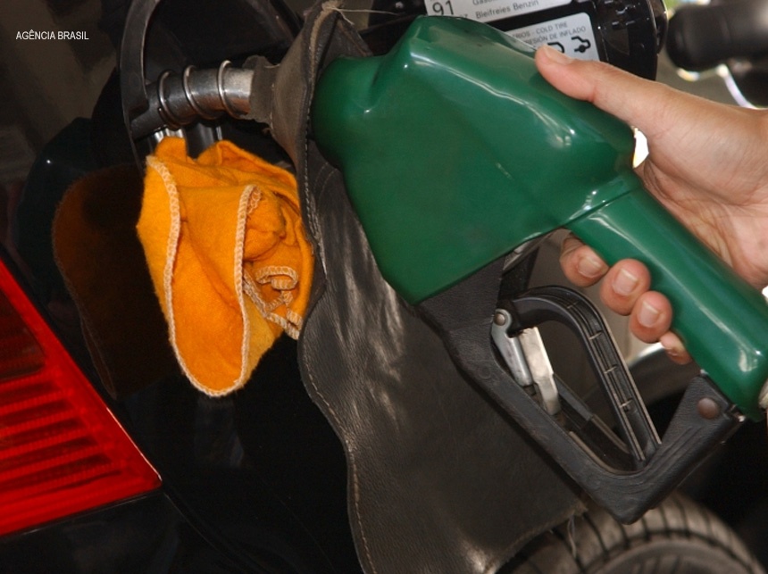 Segundo Bolsonaro, ataque dos EUA ao Irã deve impactar preço dos combustíveis no país