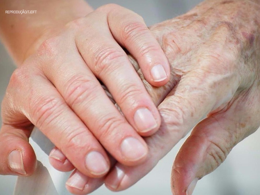 GDF deve fornecer internação em entidade de acolhimento a idoso desamparado