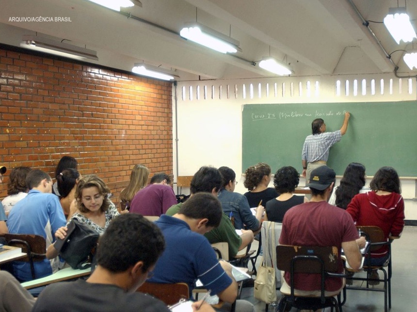 STF mantém critério de reajuste do piso nacional dos professores da educação básica