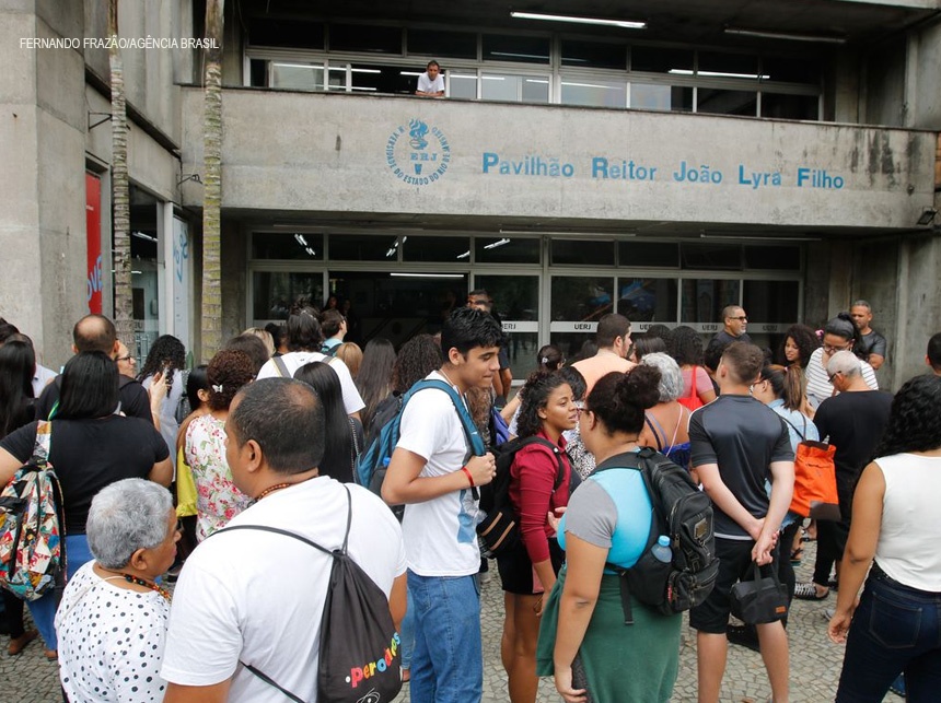 MEC suspende início das inscrições do Prouni