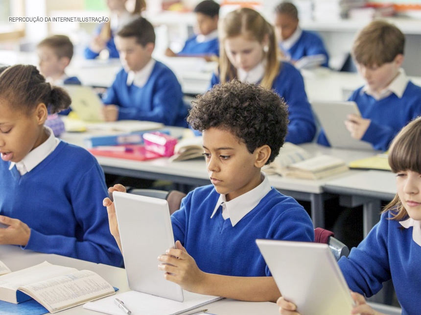 Após suspensão, TCDF autoriza licitação de uniforme gratuito para estudantes da rede pública
