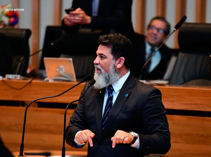 Vianna cobra posicionamento do Executivo sobre pagamento da incorporação da GATA