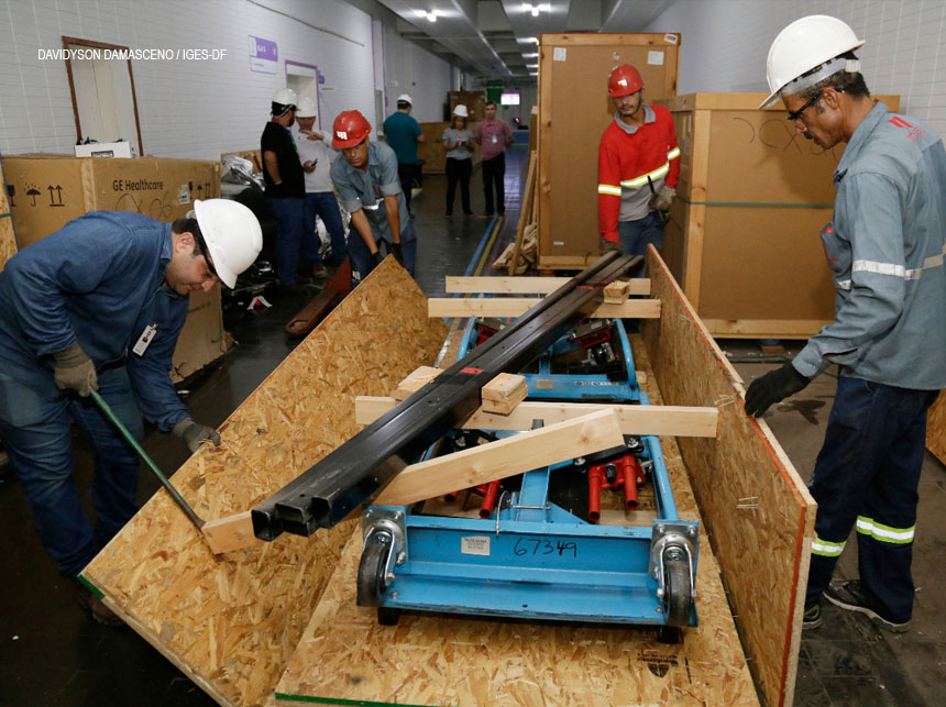 PET-CT sai da caixa e vai para sala especial no Hospital de Base do DF