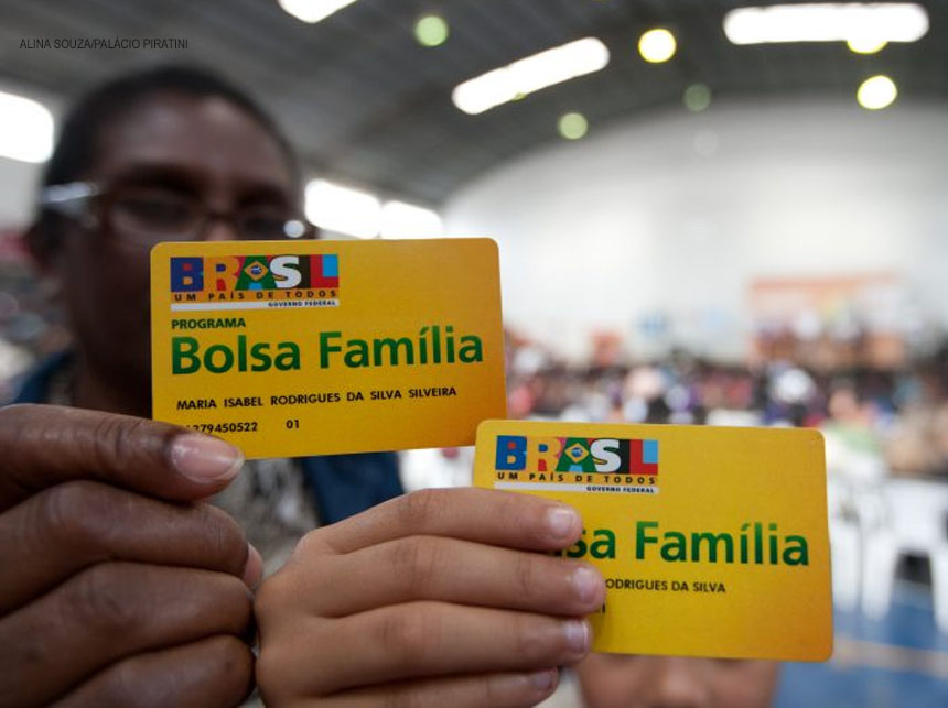 Comissão que analisa 13º do Bolsa Família faz nova tentativa de votar relatório