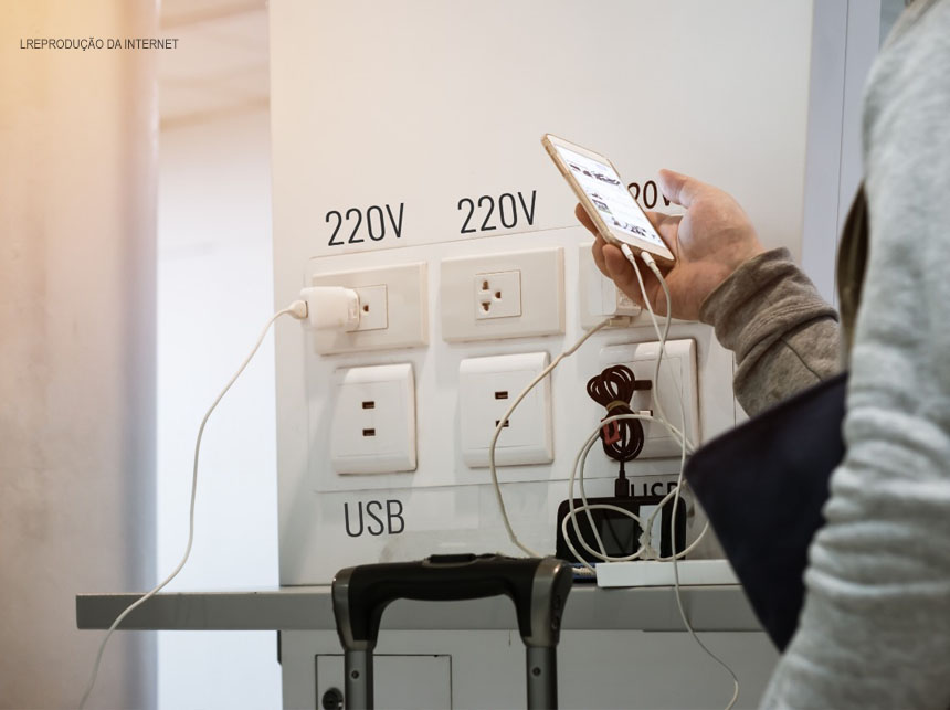 MPDFT emite alerta sobre os riscos do uso de carregadores públicos de smartphones