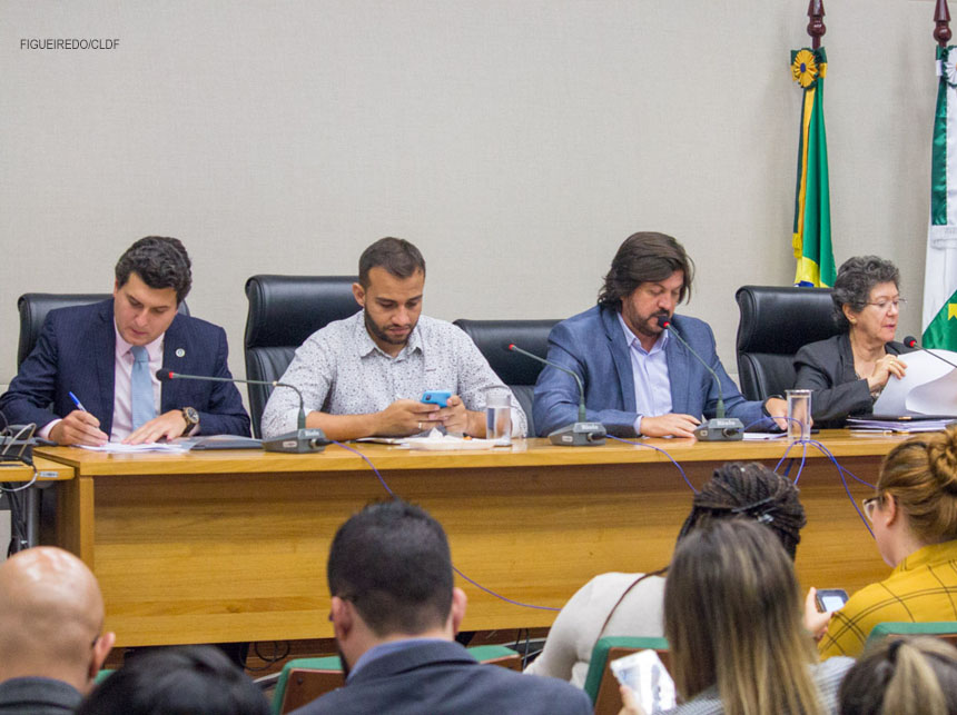 CPI do Femincídio visita Delegacia Especial de Atendimento à Mulher