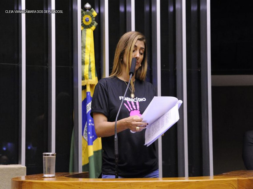 Deputadas criticam corte de recursos para combate à violência contra a mulher