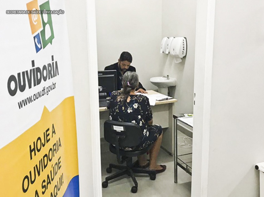 Ouvidoria colhe opinião de usuários em Farmácia de Alto Custo de Ceilândia