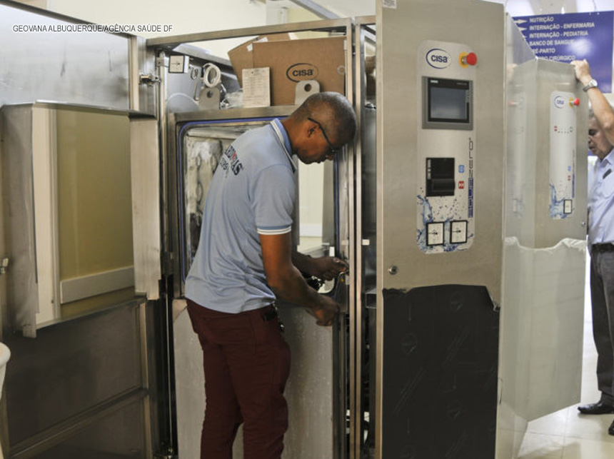 Hospital de Brazlândia começa instalação de novas autoclaves e termodesinfectora