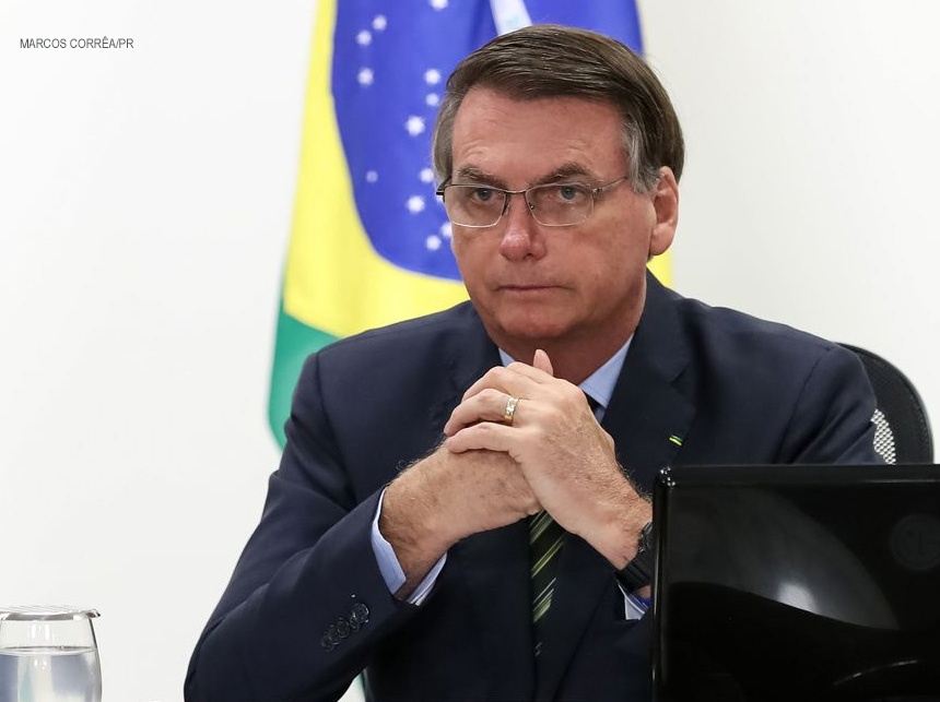 Bolsonaro zera imposto de importação de medicamentos contra a covid-19