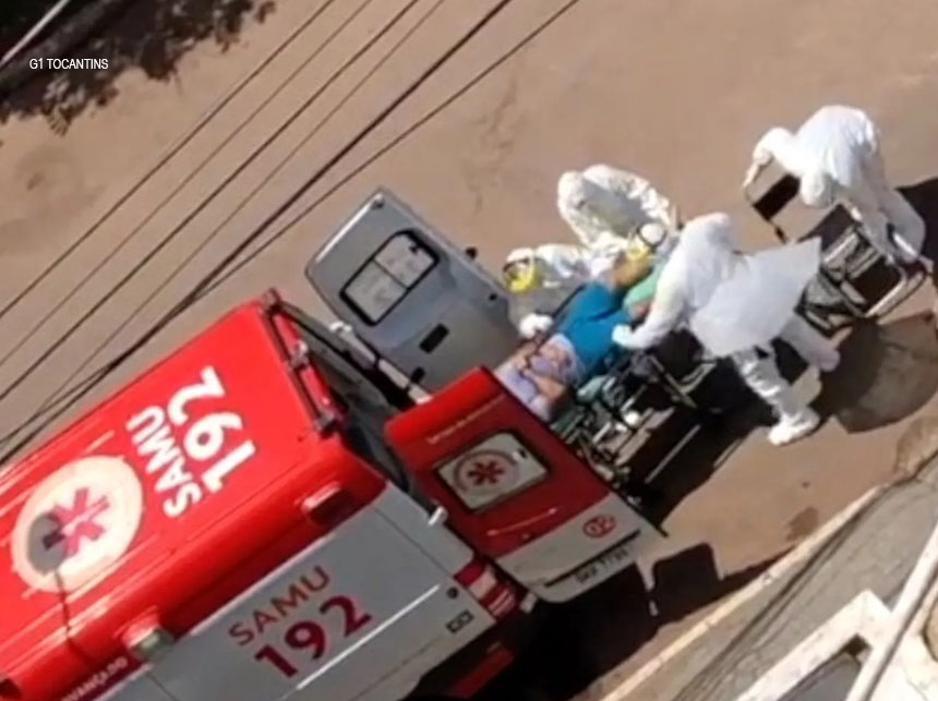 Em vídeo, socorristas do Samu removem homem com crise respiratória em Palmas