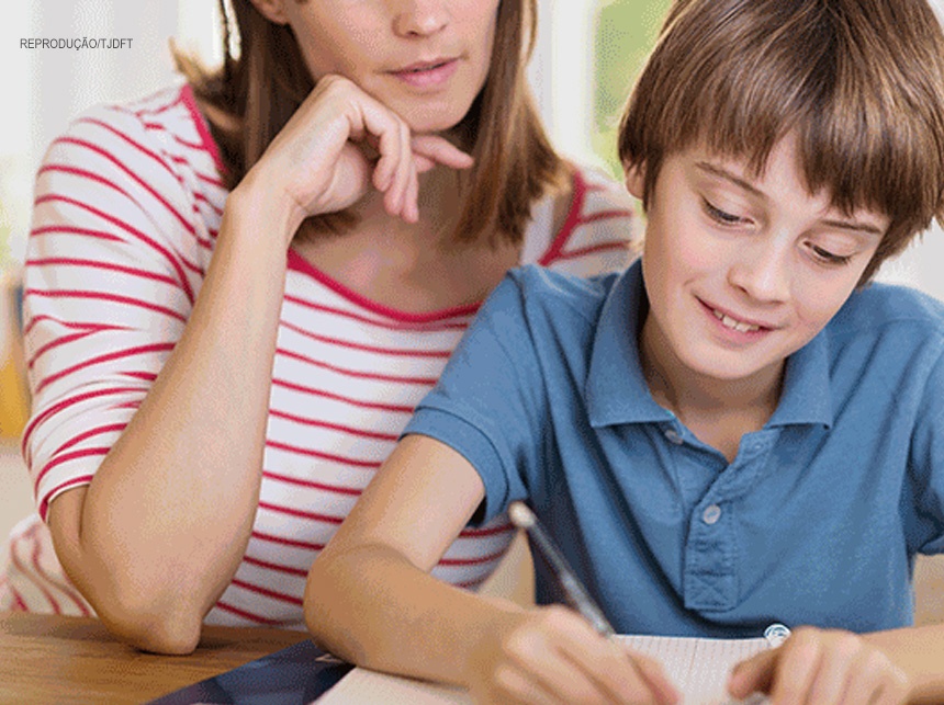 GDF é condenado a reduzir jornada de auxiliar de enfermagem com filho portador de autismo