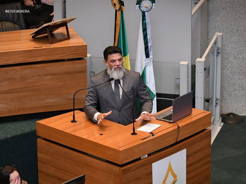 Após pedido de Jorge Vianna, Secretaria de Saúde flexibiliza utilização de ponto eletrônico