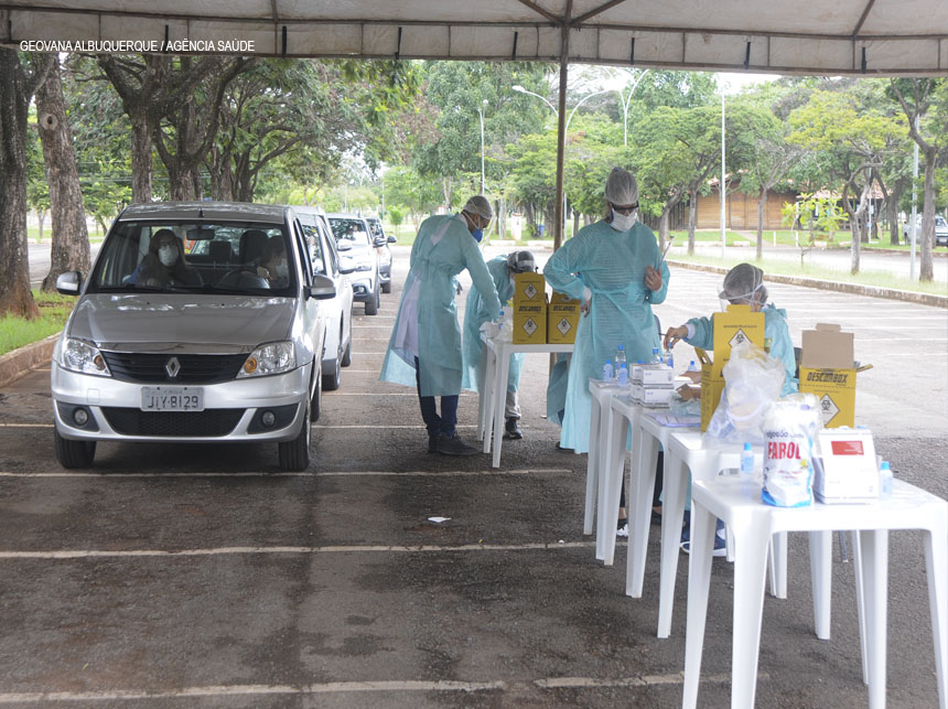 Saúde já fez 190 mil testes rápidos por drive-thru