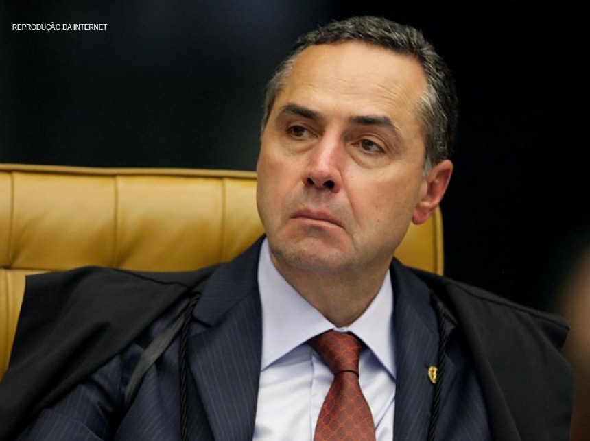 Ministro Barroso determina a exigência de comprovante de vacina para quem vem do exterior, salvo motivo médico ou situações excepcionais