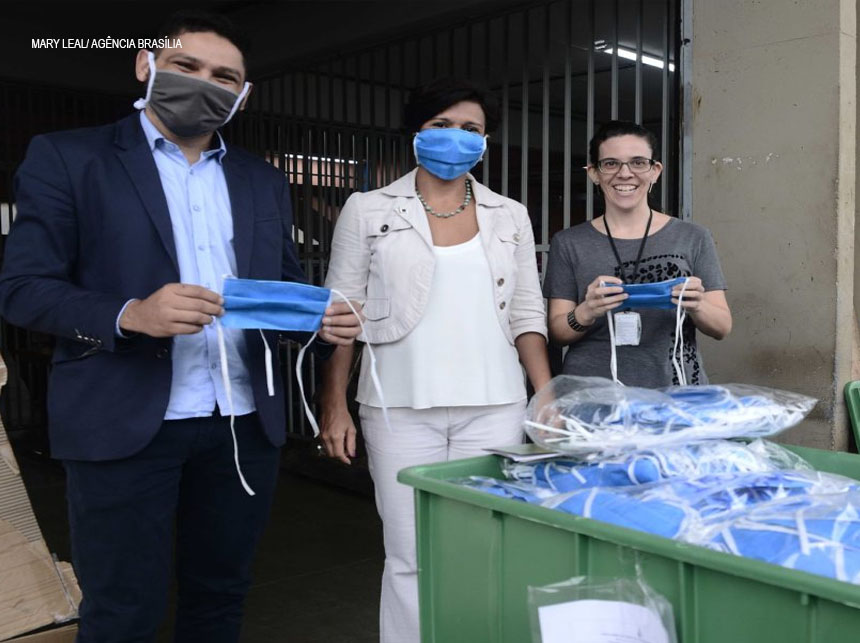Fábrica Social entrega oito mil máscaras cirúrgicas para Secretaria de Saúde