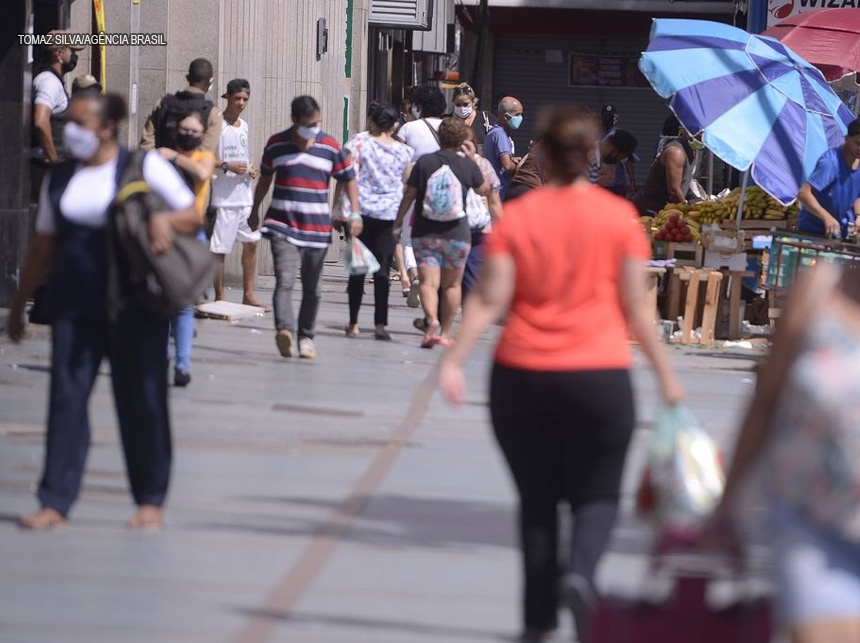 Covid-19: Brasil adota uso de máscaras como política de saúde pública