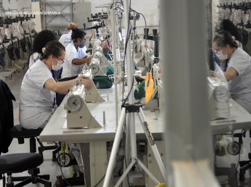 Fábrica Social recebe mais de 1,5 mil metros de tecido para confeccionar máscaras