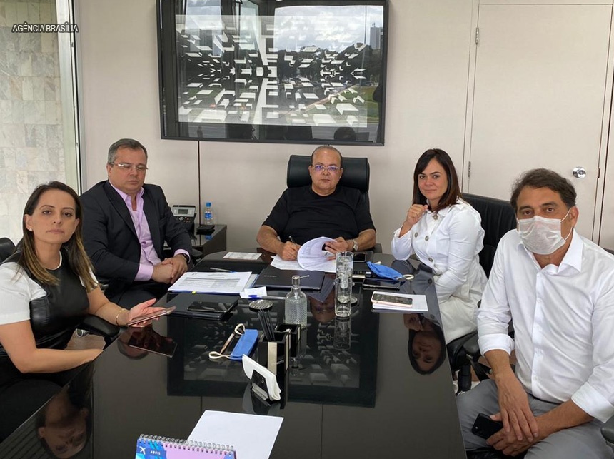 Saúde nomeia 413 novos profissionais no DF