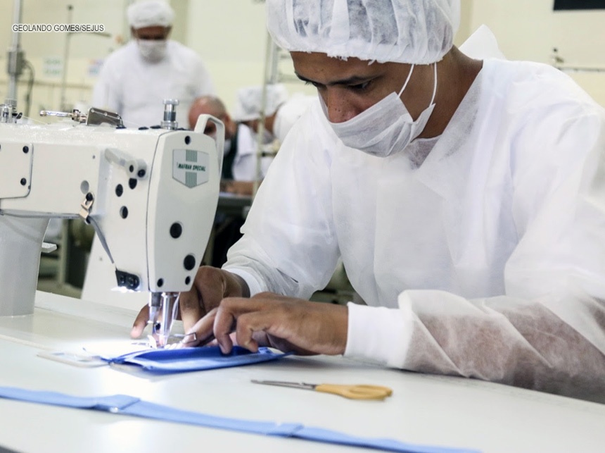Prevenção ao coronavírus: presos poderão fabricar 3 milhões de máscaras para abastecer DF
