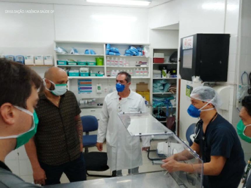 Protetores acrílicos são doados a três hospitais públicos