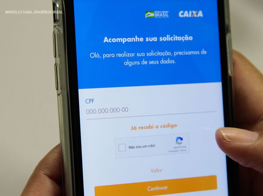 Justiça suspende exigência de CPF regular para auxílio emergencial