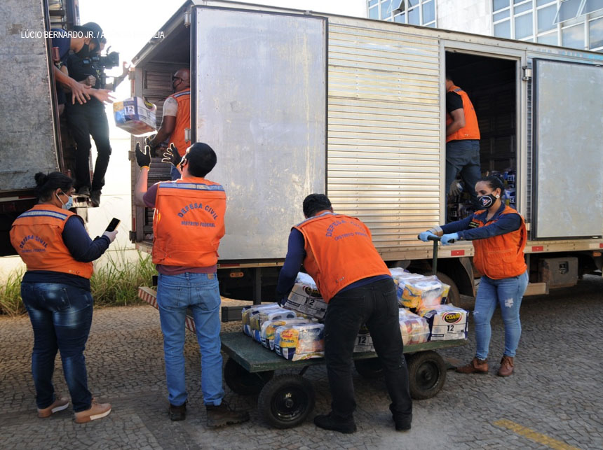 Comitê de Emergência Covid-19 recebe 12 toneladas em cestas básicas