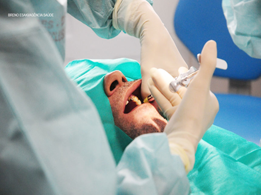 Equipes da Odontologia do HRT mantêm atendimento aos pacientes oncológicos