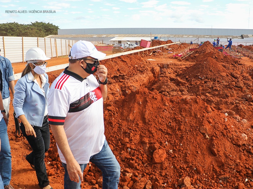 Ibaneis visita obras de UPAs em Ceilândia e Brazlândia