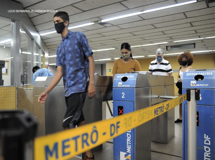 Mais de 85% da população já usa máscaras no transporte público