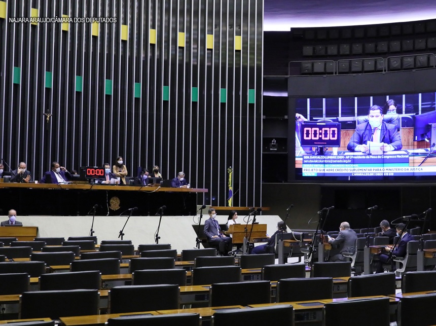 Congresso aprova recursos para segurança pública e libera reajuste para policiais no DF