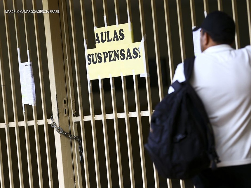 Pais cancelam matrículas de crianças em creches particulares