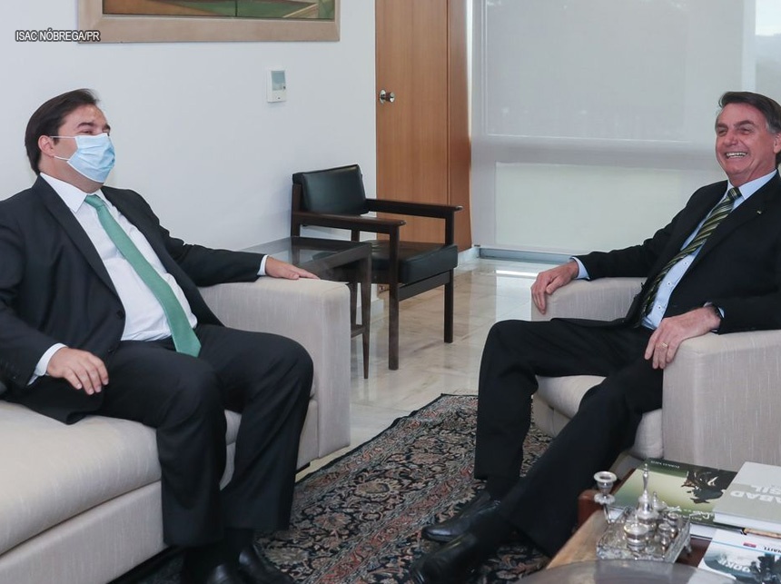 Maia pede que Bolsonaro adie provas do Enem por causa da pandemia