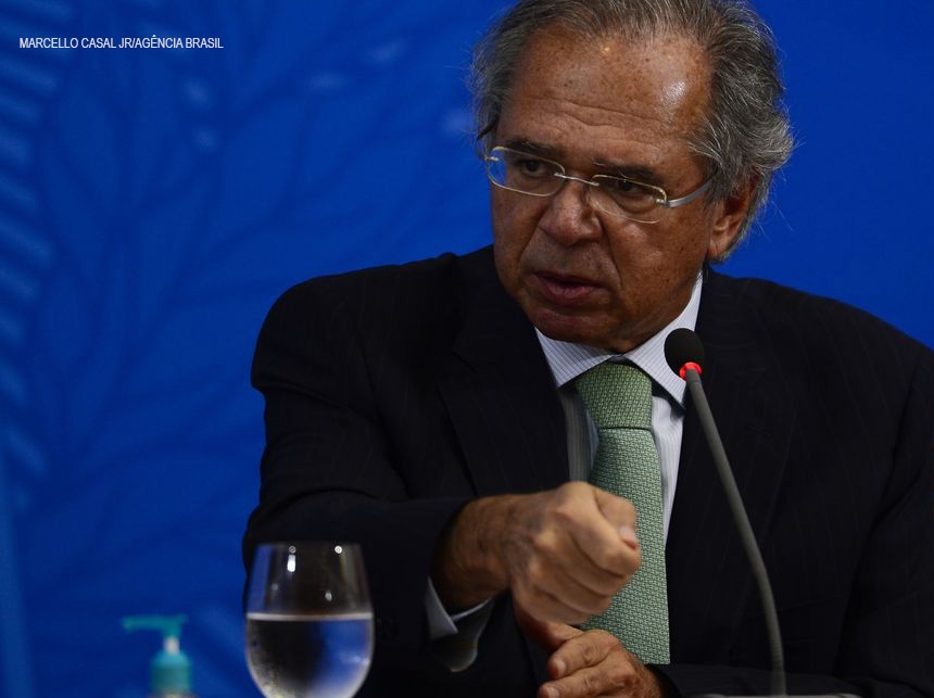 Guedes pede ‘contribuição’ de servidores públicos para superar crise