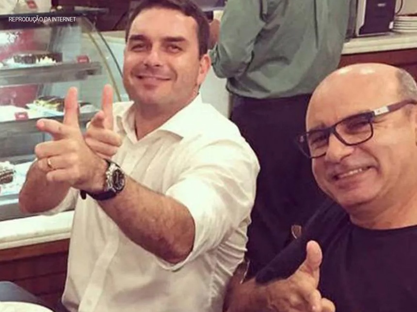 Fabrício Queiroz é levado para presídio de Benfica, no Rio