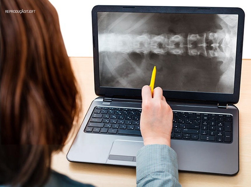 TJDFT: Demora na realização de retirada de próteses danificadas gera dever de indenizar