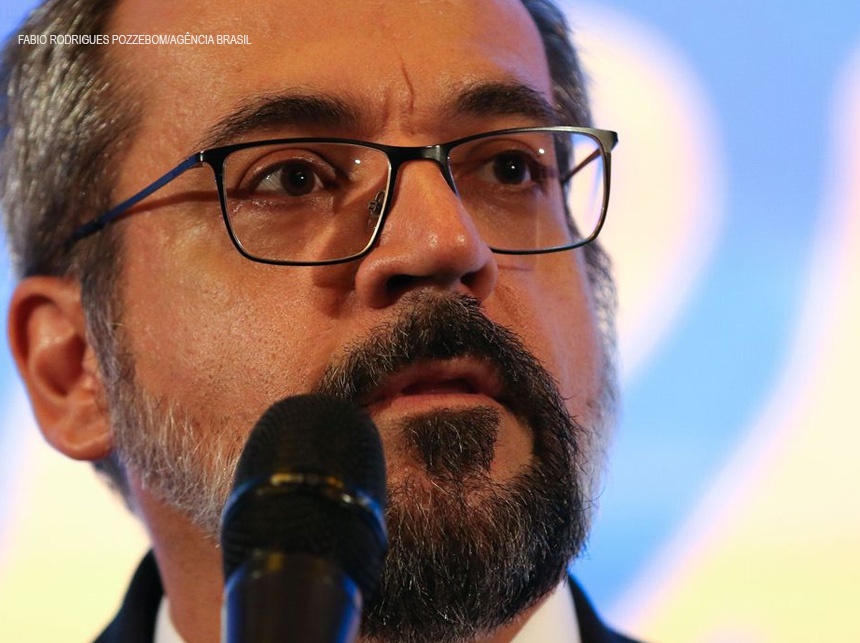 Decreto retifica data de exoneração de Abraham Weintraub