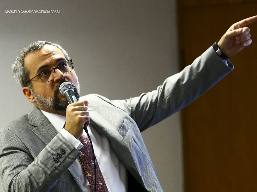 Abraham Weintraub anuncia saída do Ministério da Educação