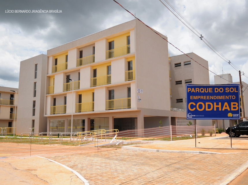 Codhab: 24 mil inscritos devem enviar documentação