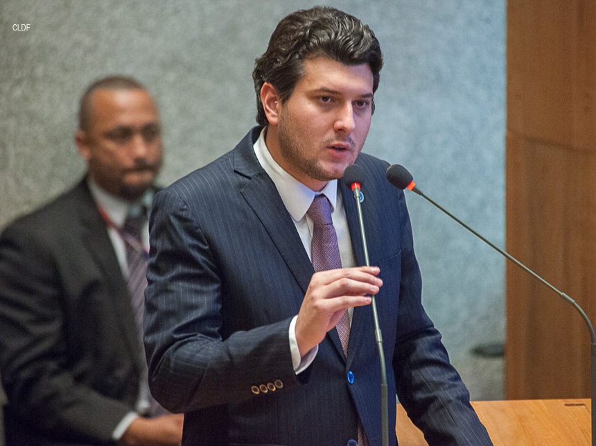 PL assegura o direito à cirurgia de mamoplastia redutora no DF