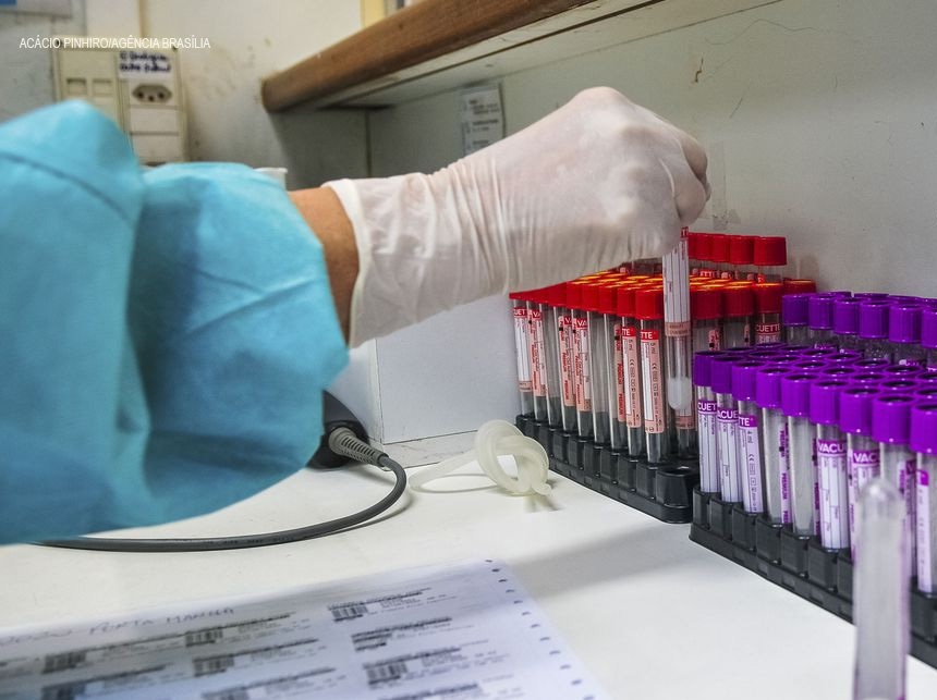 Brasil acumula 4,4 milhões de casos e 135 mil mortes por covid-19