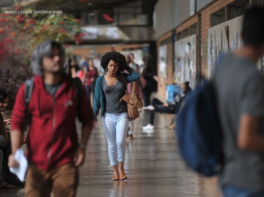 Estudantes da UnB são expulsos por fraudar cotas raciais