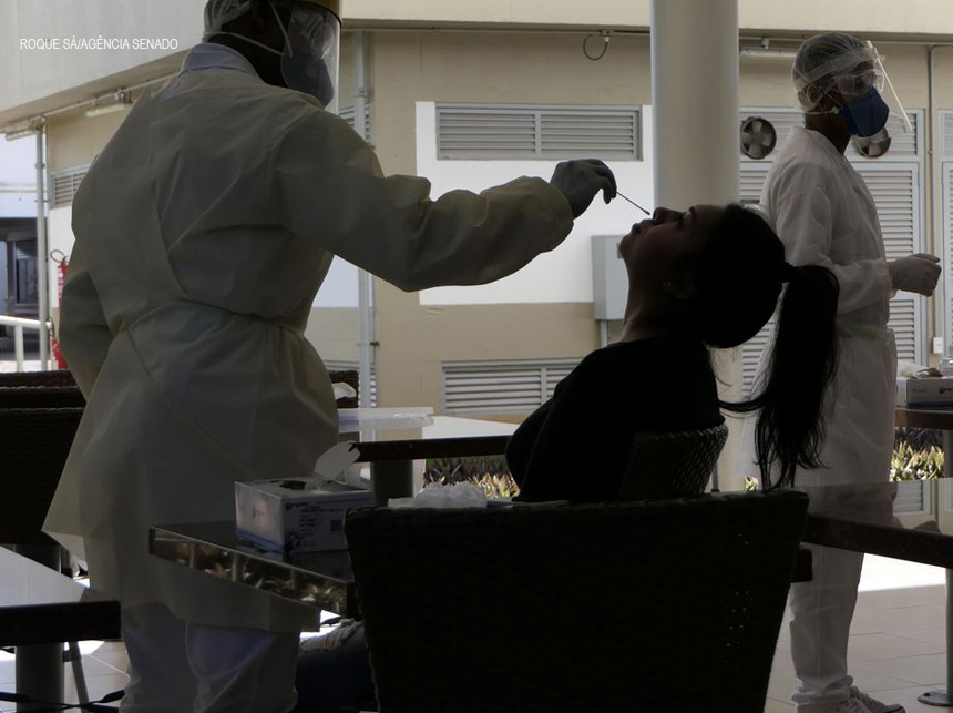 Covid-19: país tem 1,1 mil mortes e 64 mil casos nas últimas 24 horas